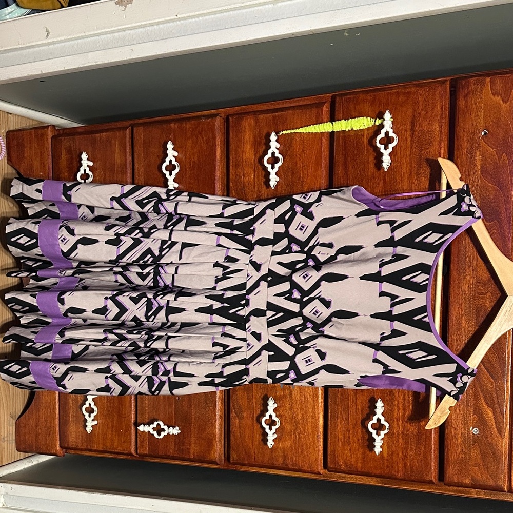 Jessica Simpson Purple and Black Geometric Midi Dress